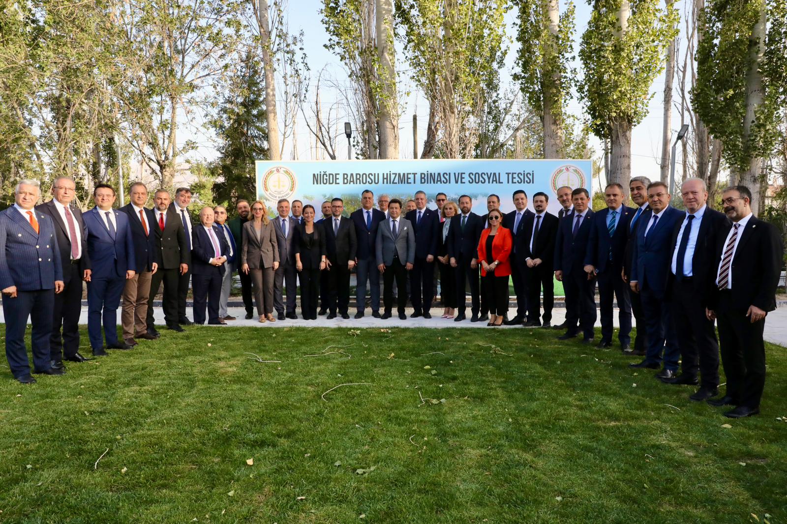 G2Bmdhl Ww A Ag H C6