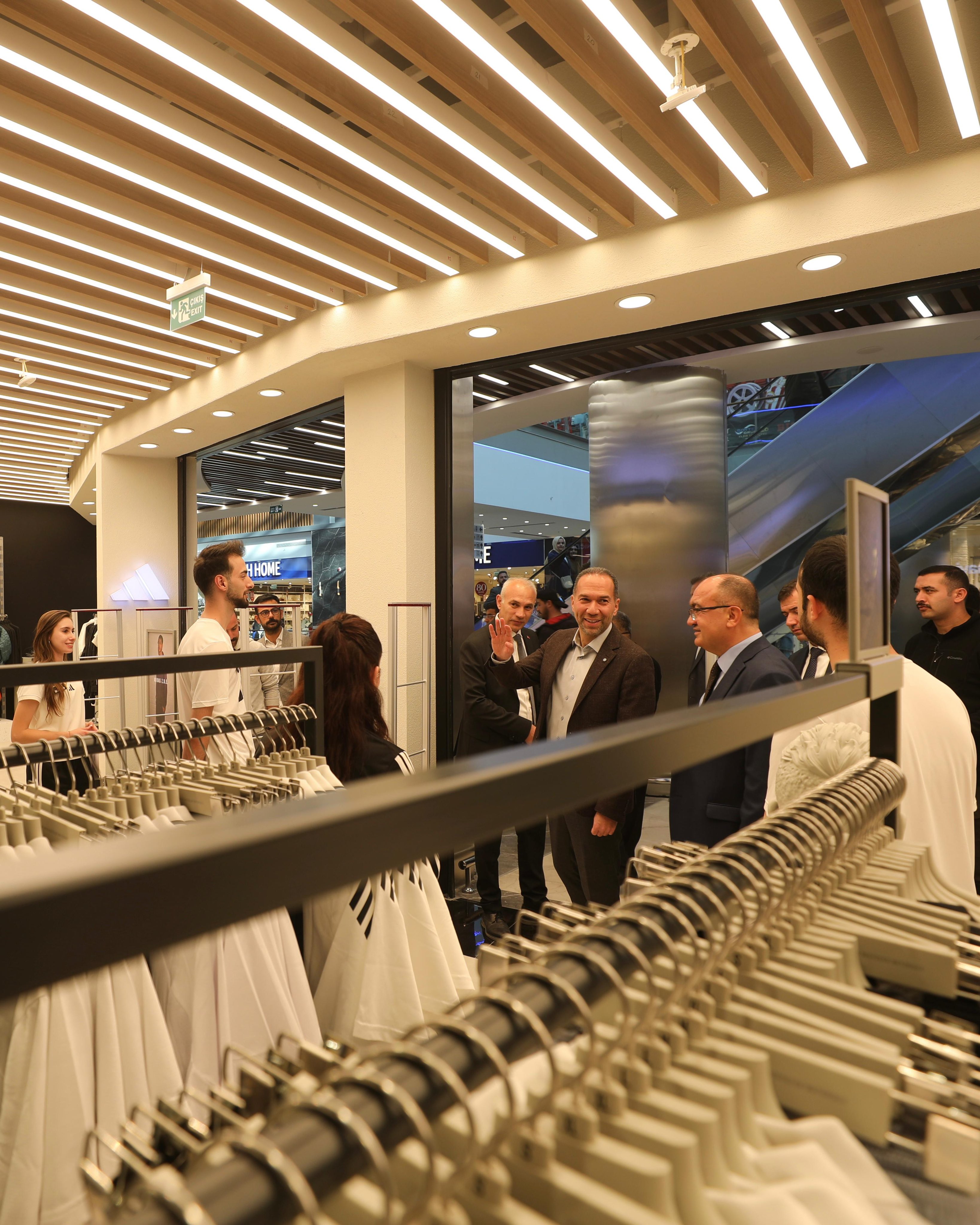 G4H Gvv9 W Y A E7Rzu