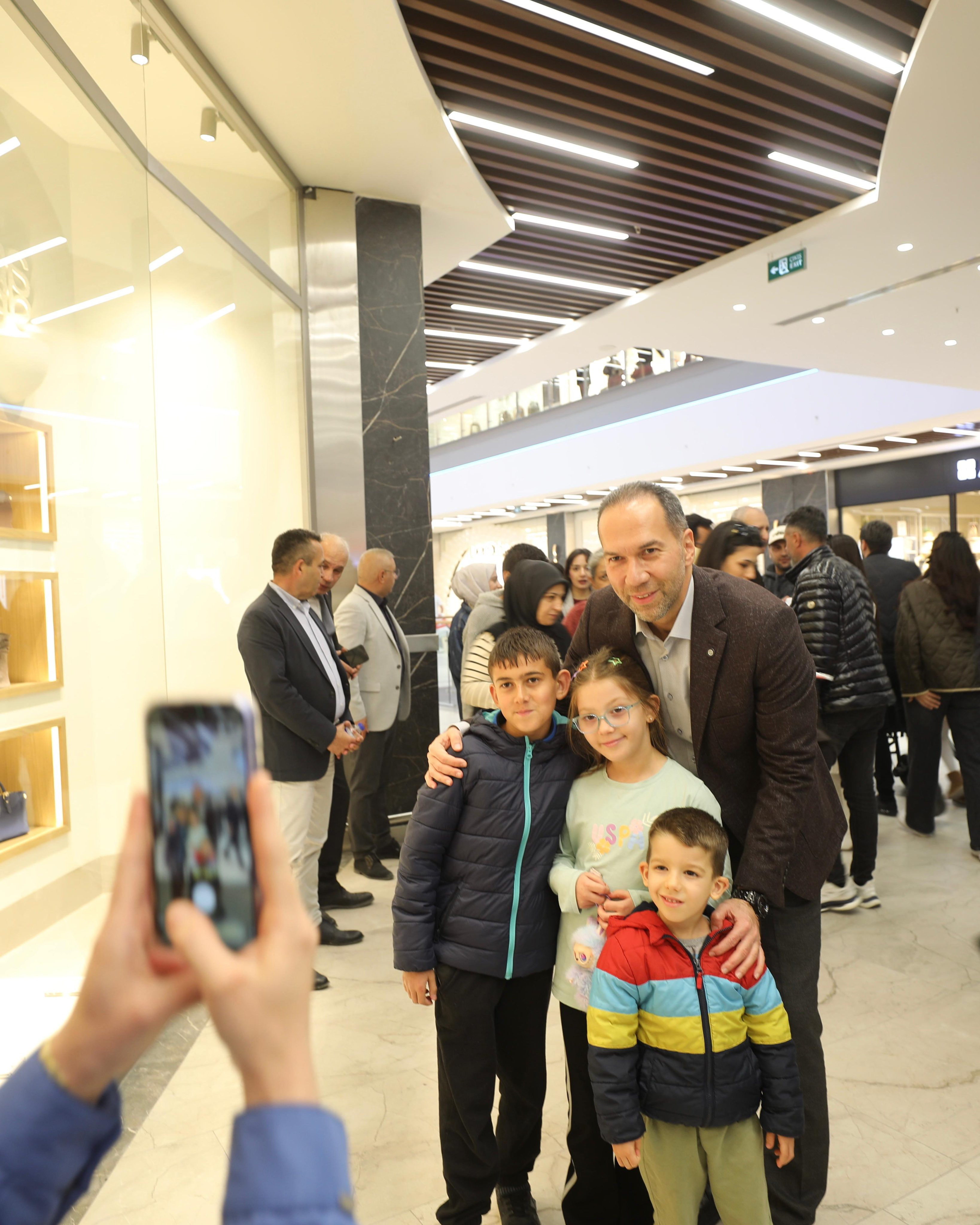 G4H Gvv9 Wo A A11 D X