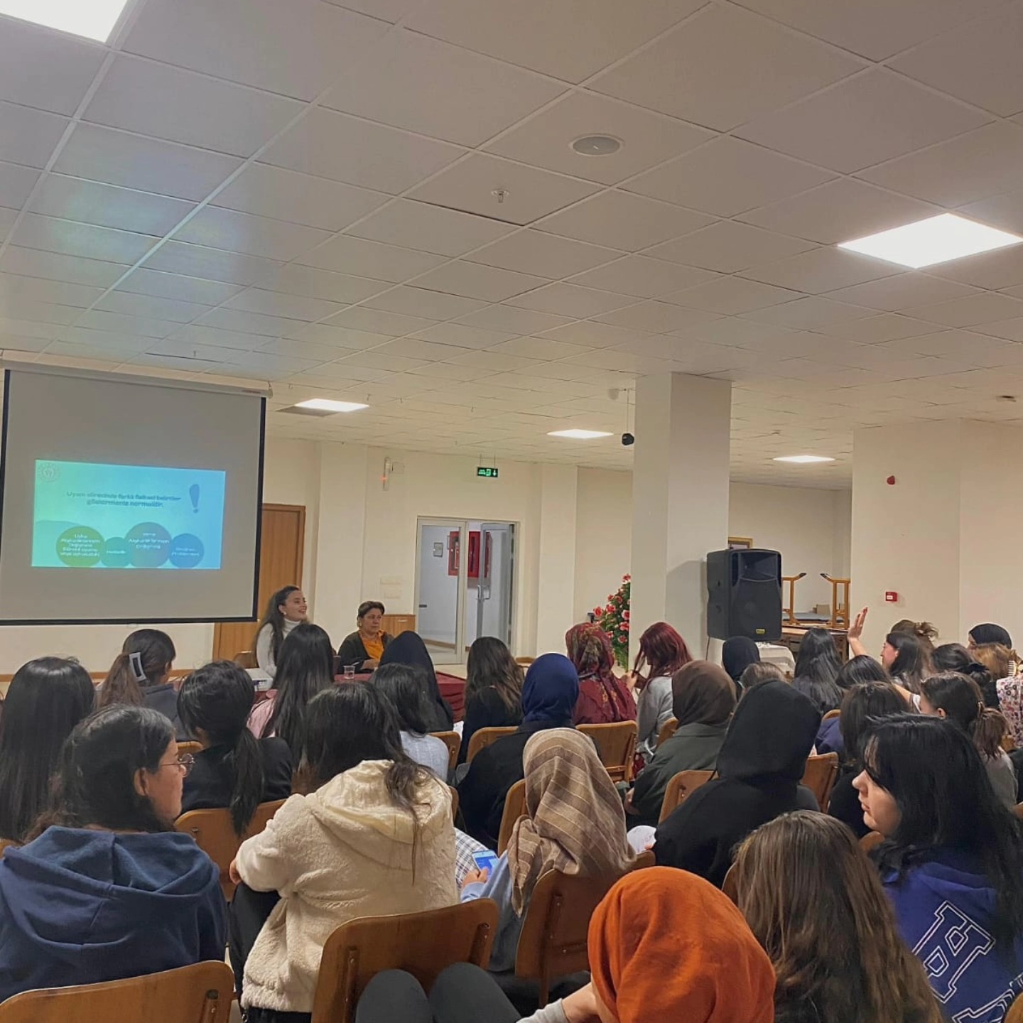 580815463 1424917686307901 784123268690379826 N