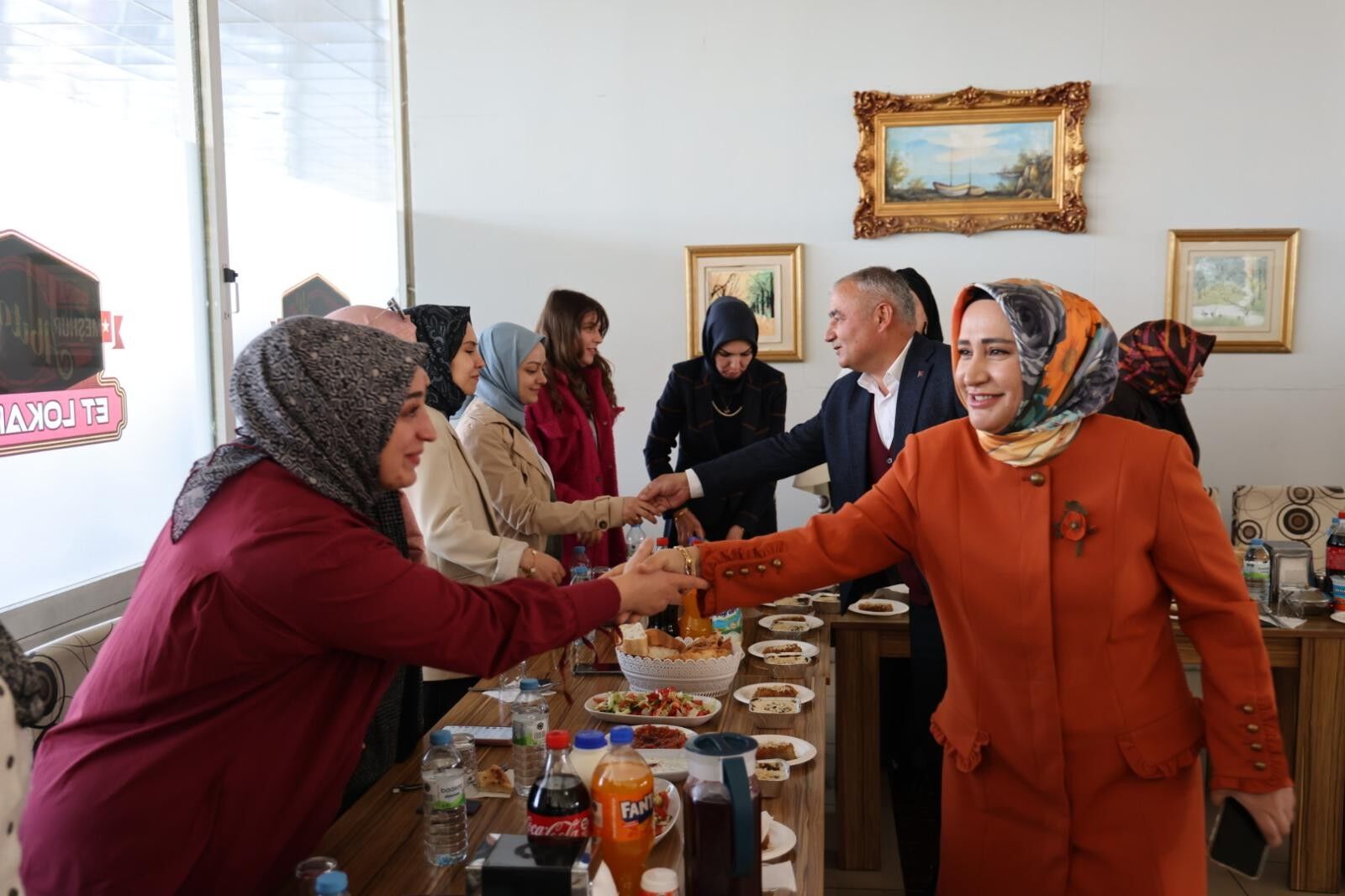 585853736 856312777094438 8634631123235257287 N