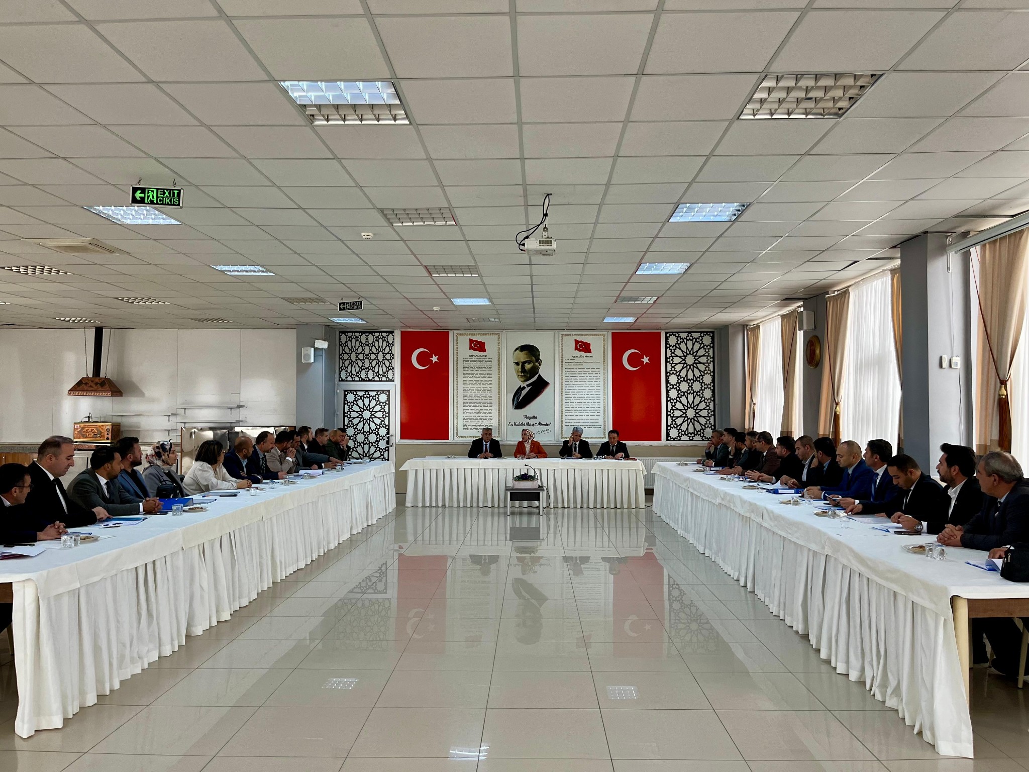 586726460 860149306710785 3878844165548990097 N