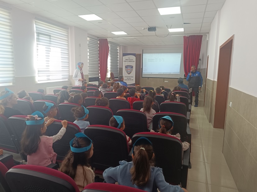 8692E411 7320 4518 B655 C66B0E95A7F9