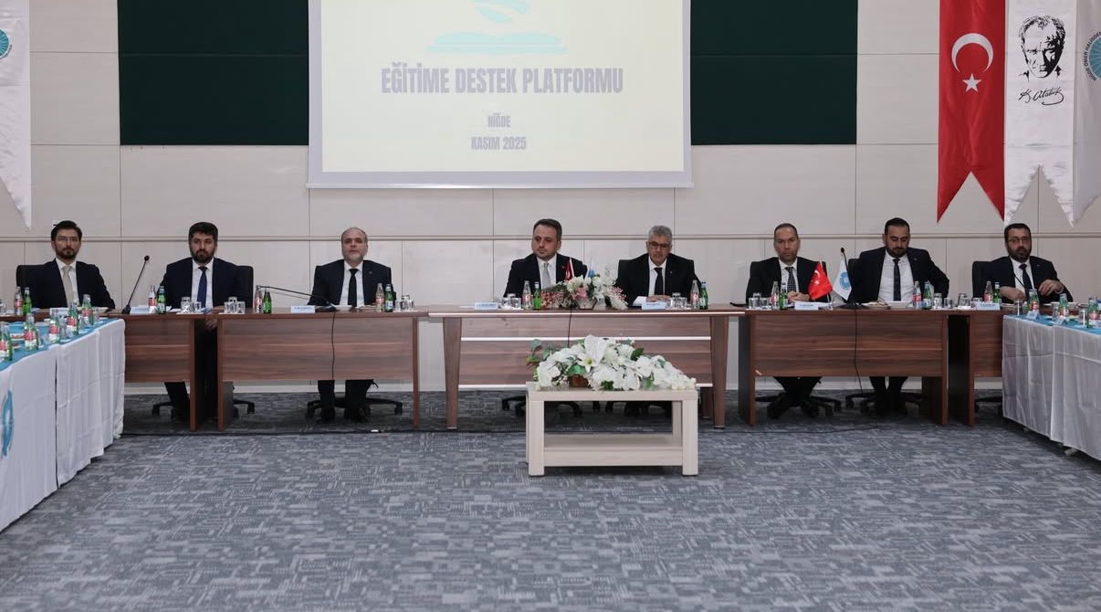 E2D3011C 133B 44B7 8A74 7E4Eceaf3Cb2