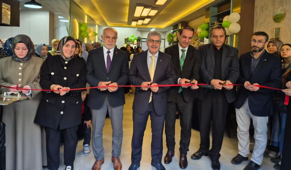 Fc3325B3 6C01 4Df9 A675 A68A46291395