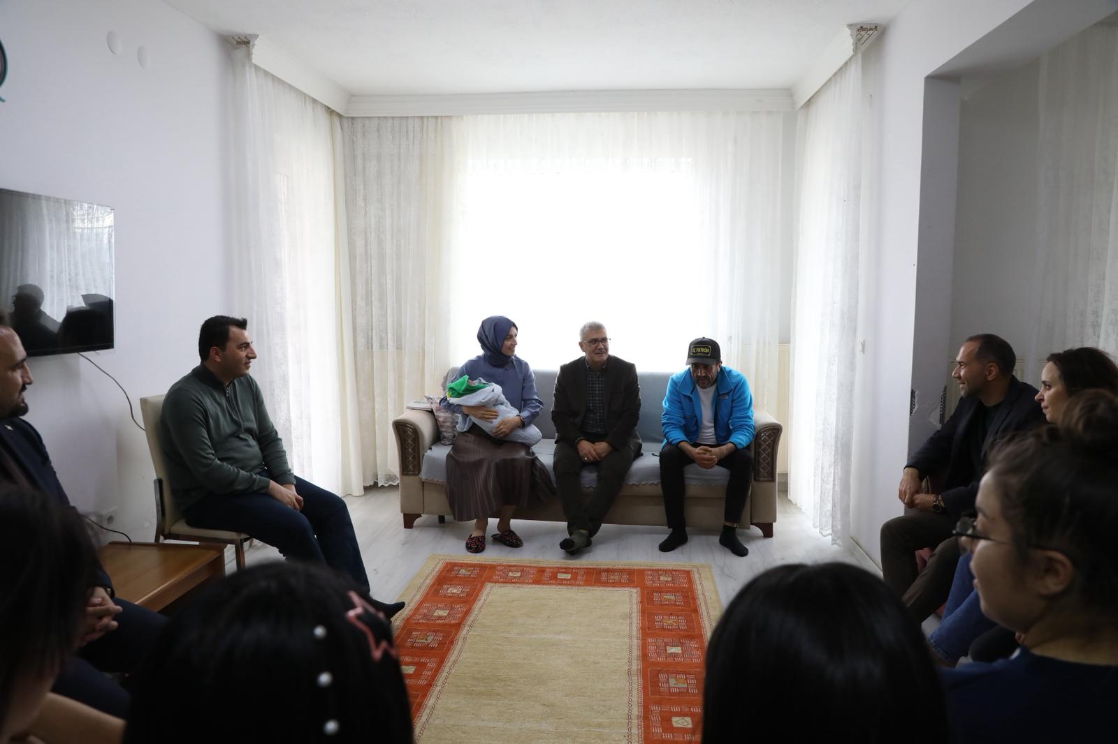 G7Kxd Ag W M A A Y K3 Z