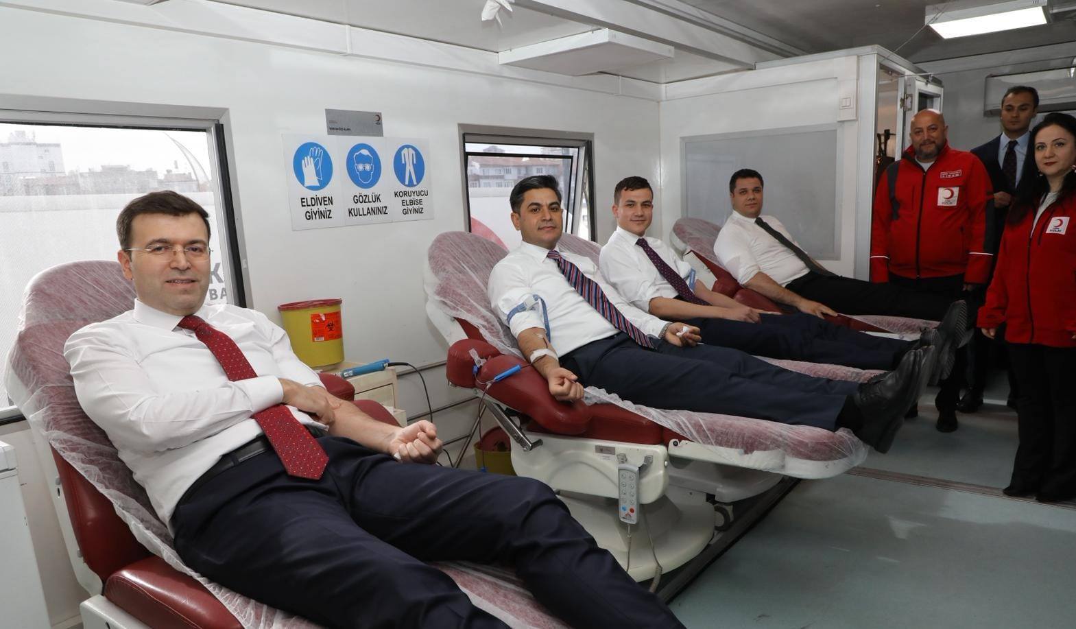 Vali Akmeşe Ve Kaymakamlar Kan Bağışladı 1