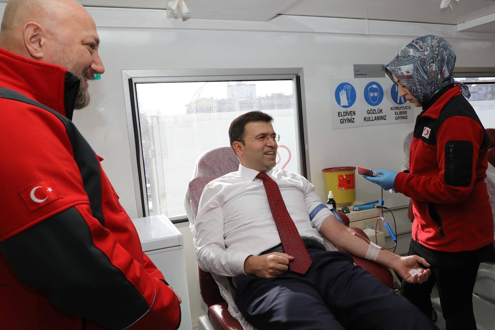 Vali Akmeşe Ve Kaymakamlar Kan Bağışladı 2