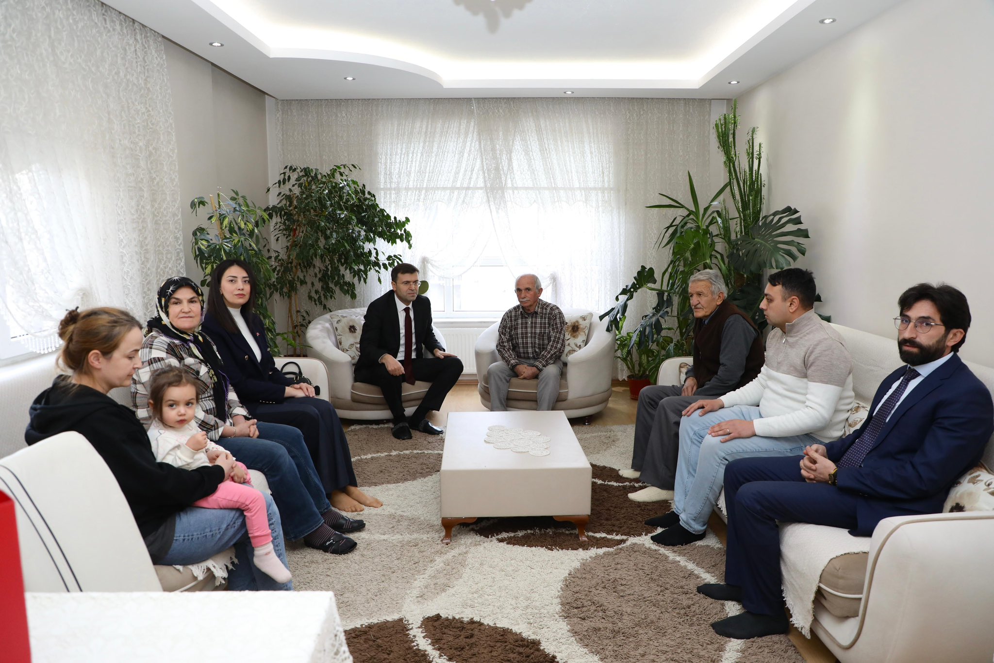 Vali Akmeşe’den Şehit Ailesine Ziyaret 2