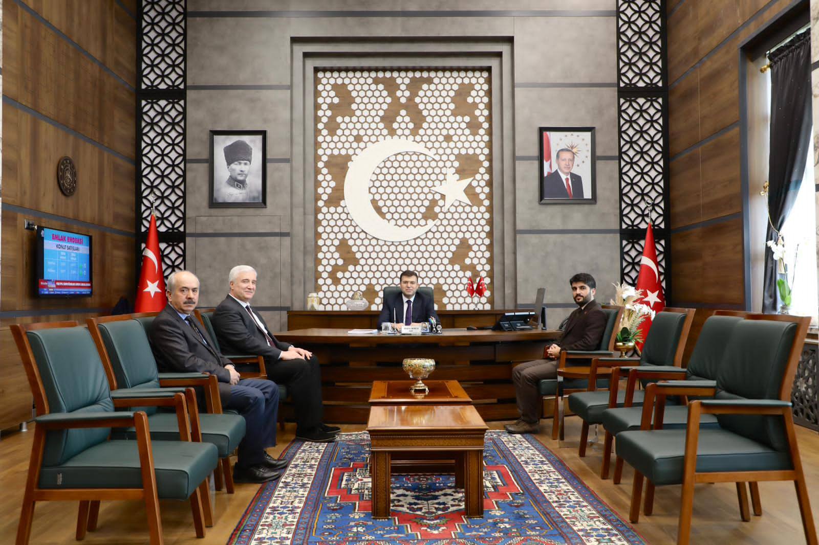 Vali Akmeşe’ye Ziyaretçilerini Makamında Ağırladı 7