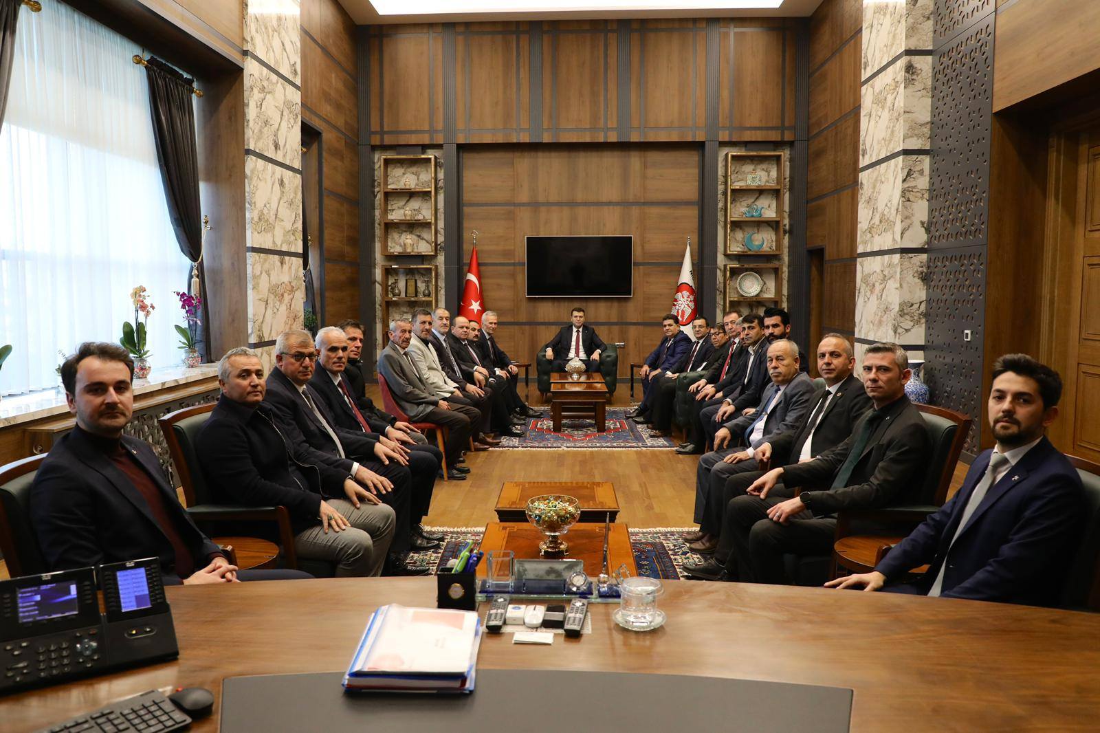 Vekil İnce Ve Mhp Heyetinden Vali Akmeşe’ye Ziyaret 1