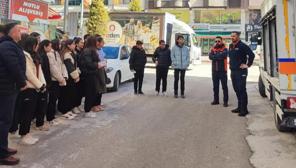 Öğrencilere Okul Afet Farkındalık Eğitimi 2