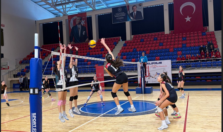 Okul Sporları Voleybol Yarı Final Heyecanı Web 2