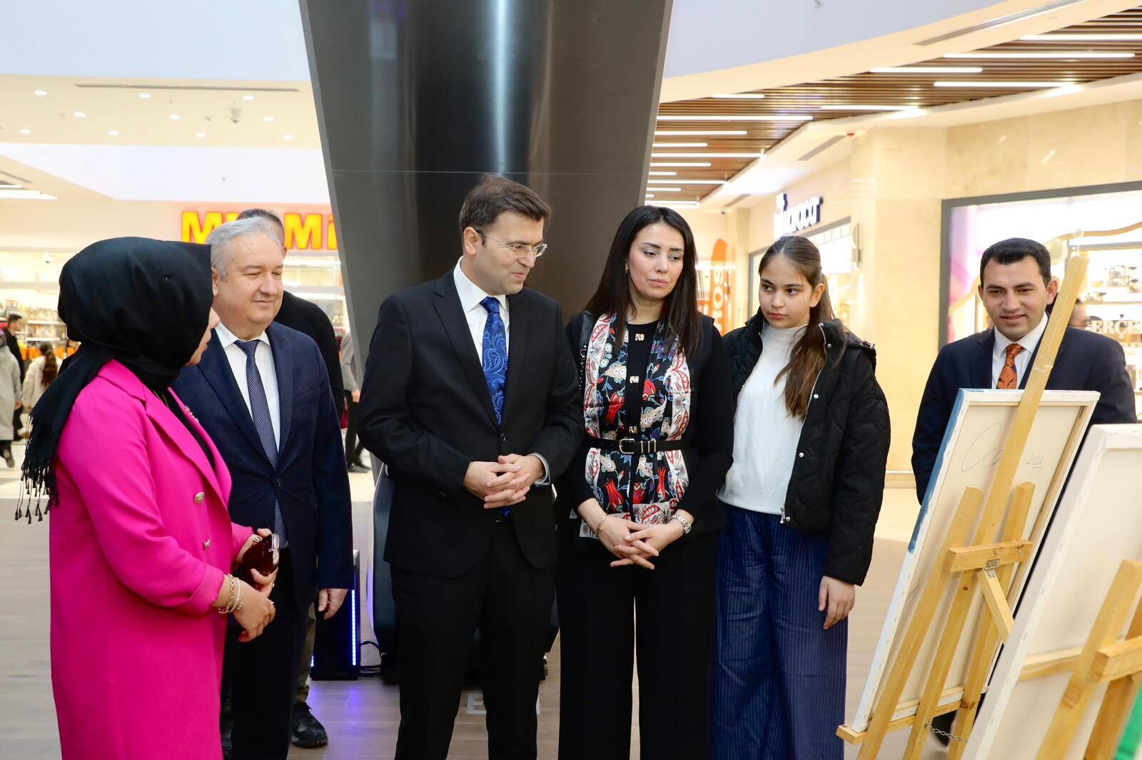 8 Mart’ta Kadınların Emeği Sergilendi 1