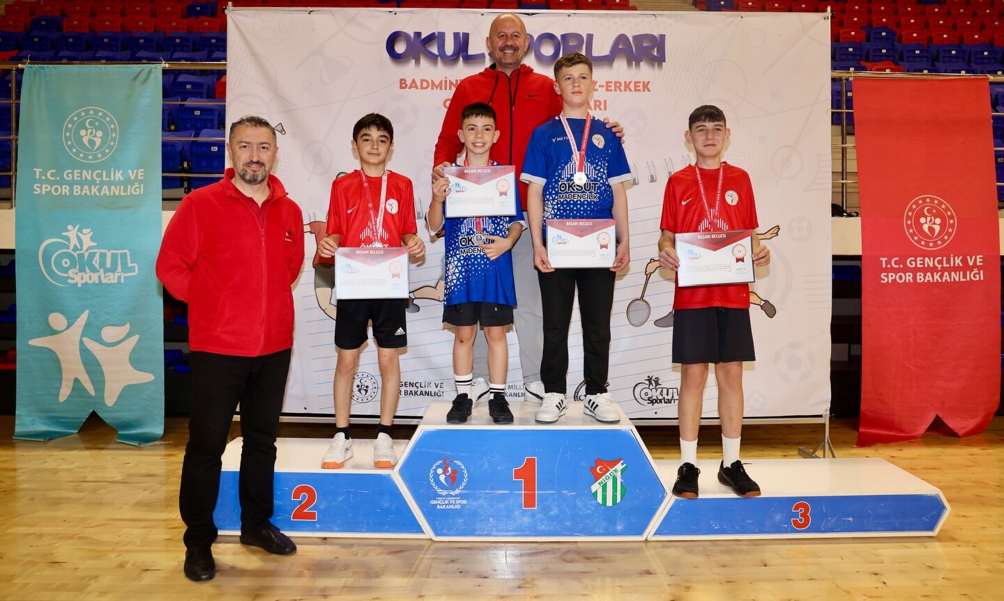 Badminton Yıldızlar Grup Müsabakaları Tamamlandı 3