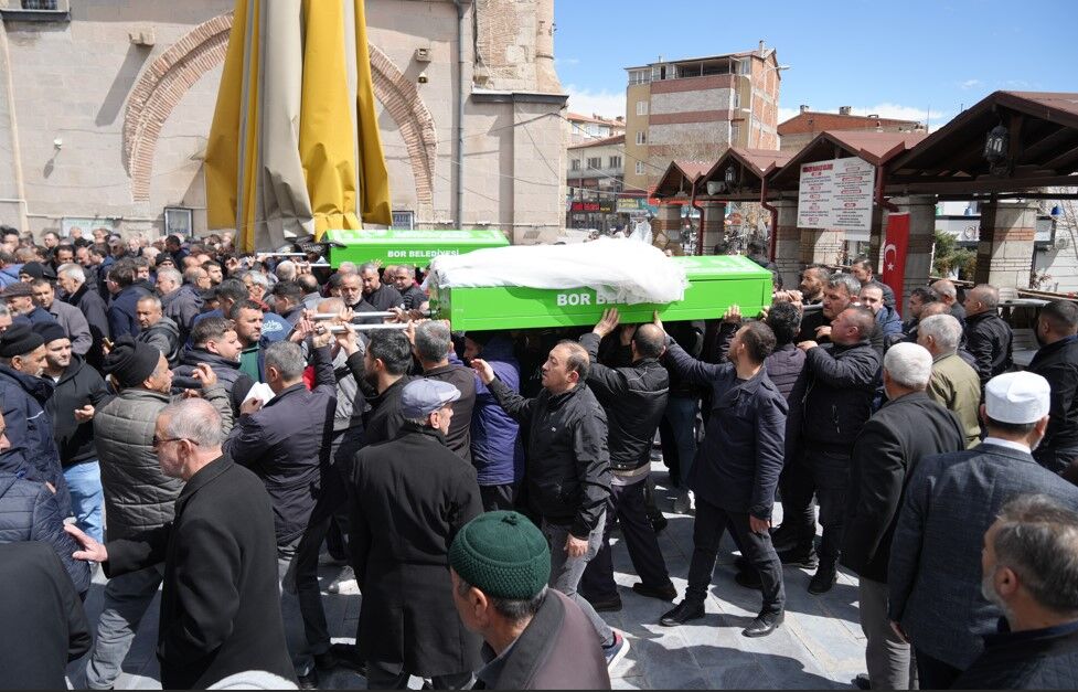 Eşi Tarafından Bıçaklanan Kadın Son Yolculuğuna Uğurlandı 2