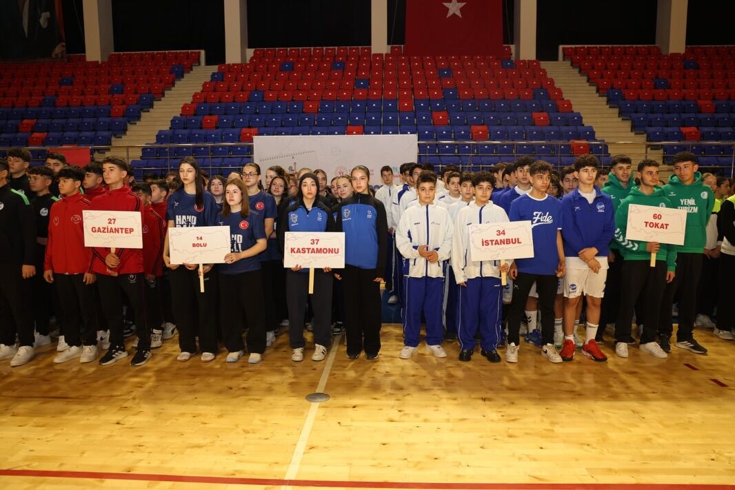 Hentbol Şampiyonası Şölenle Başladı 1