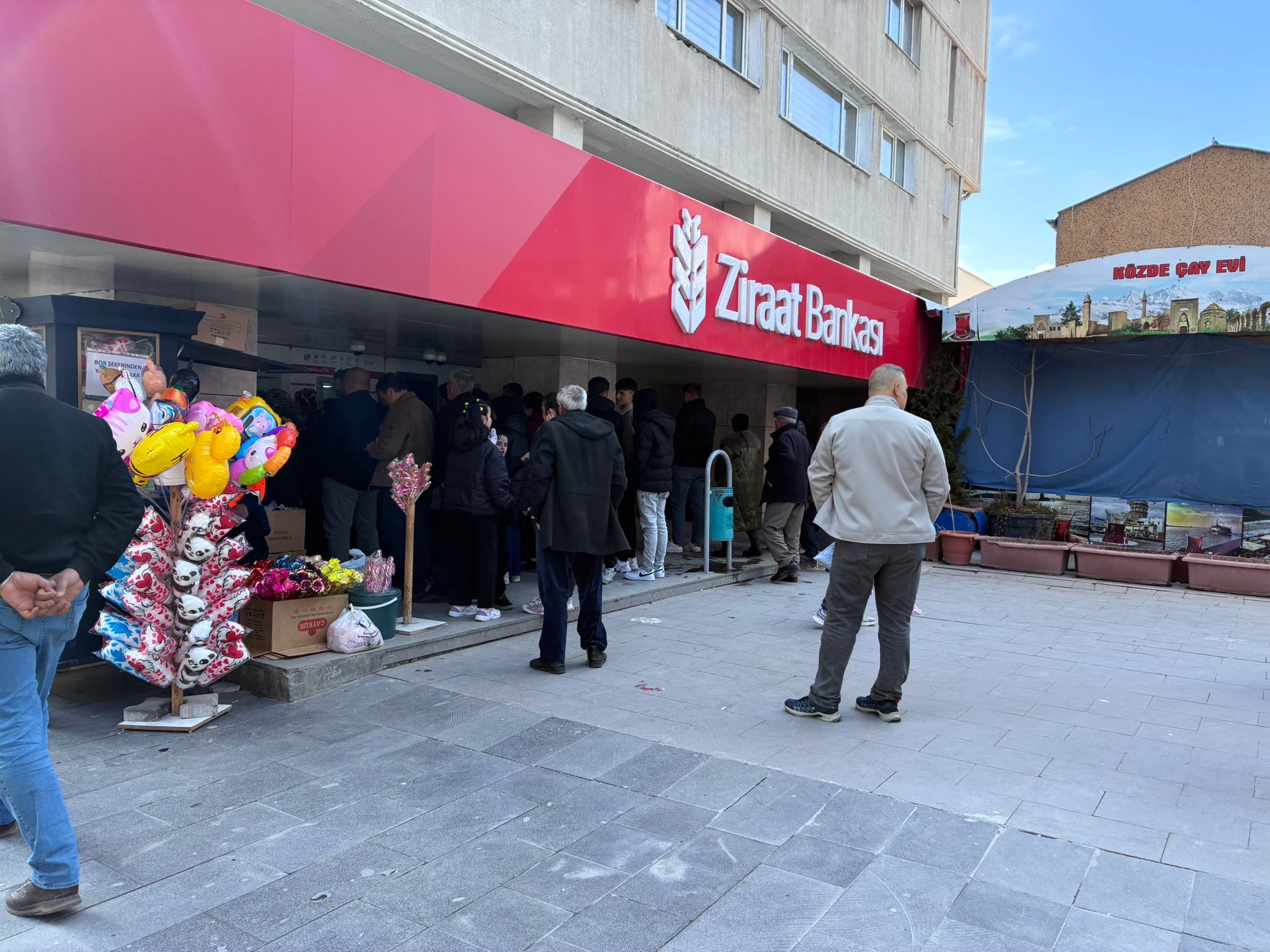 Niğdede Bayram Öncesi Emekli Maaşı Kuyruğu 2