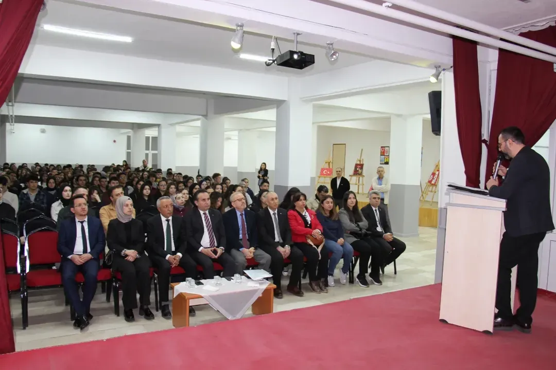 Bor’da Ufuk Açıcı Konferans 2