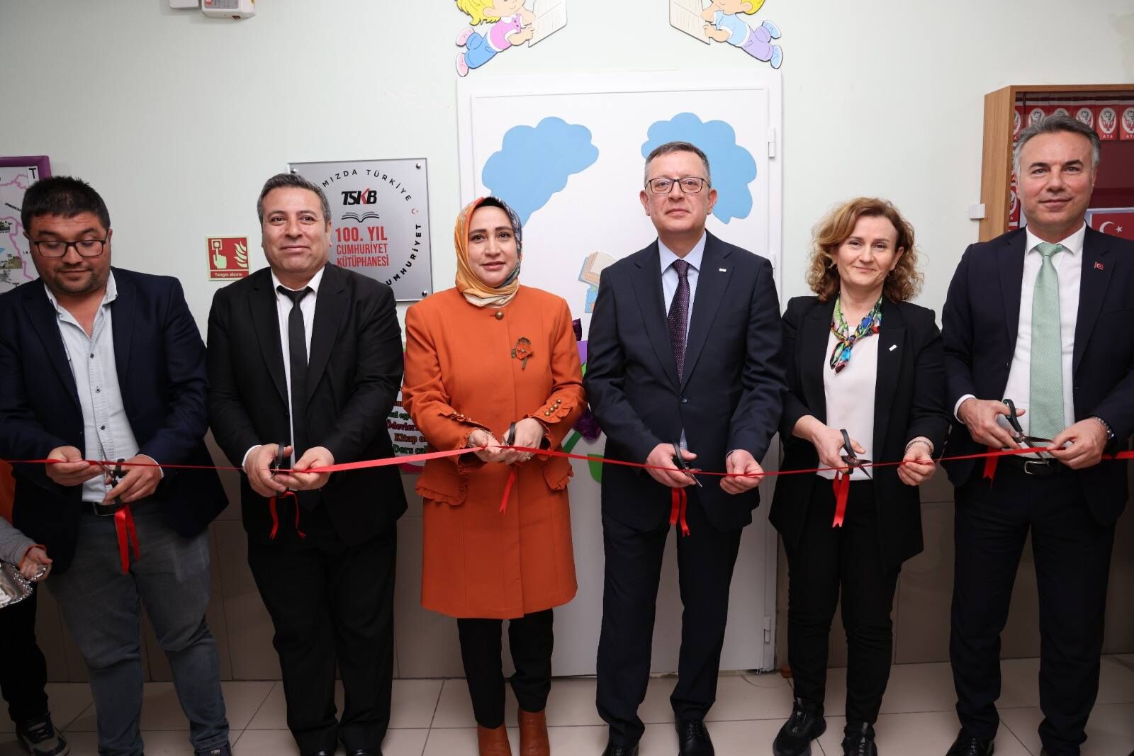 Kütüphane Acılıs 1