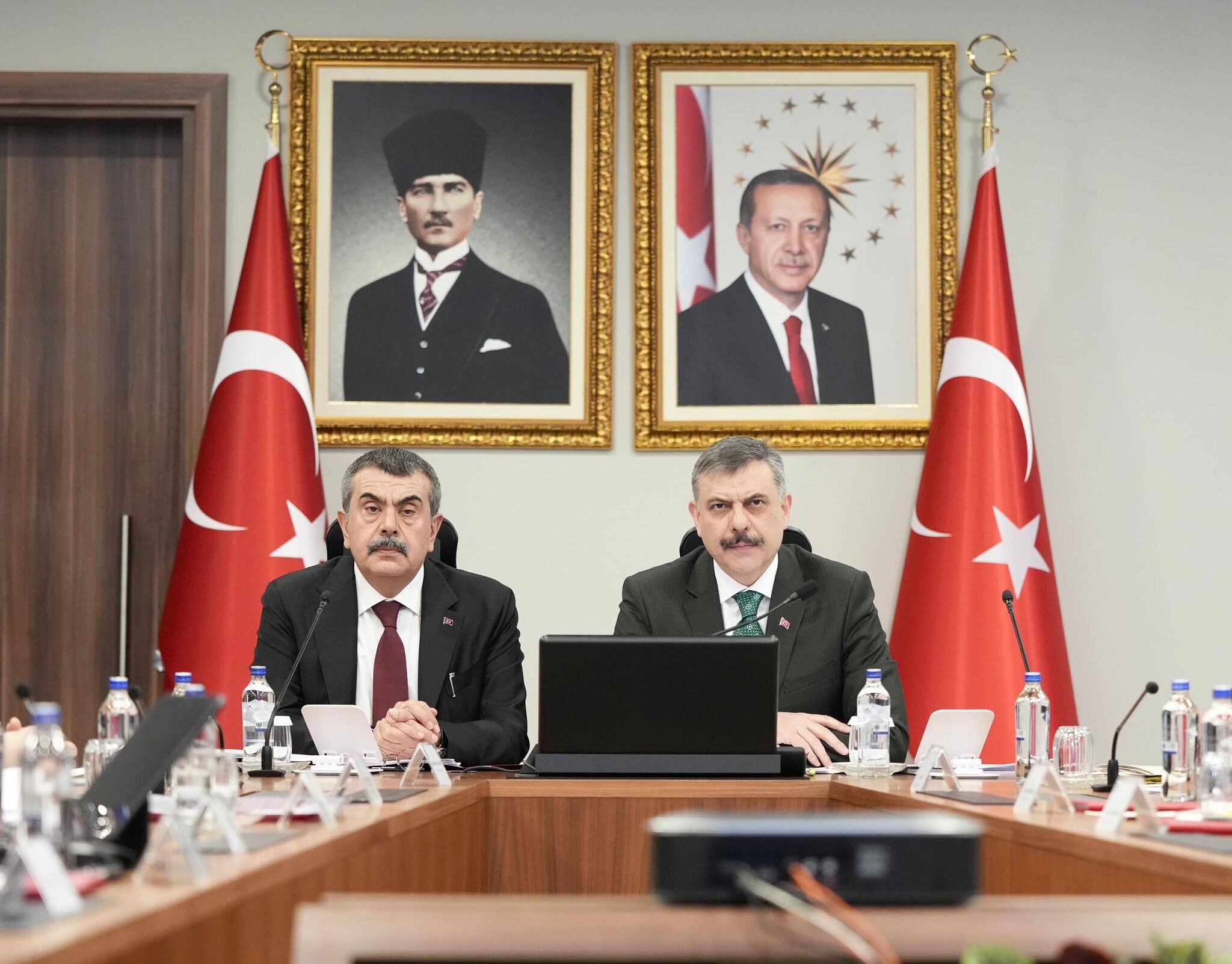 Vali Akmeşe Okul Güvenliği Toplantısına Katıldı 1