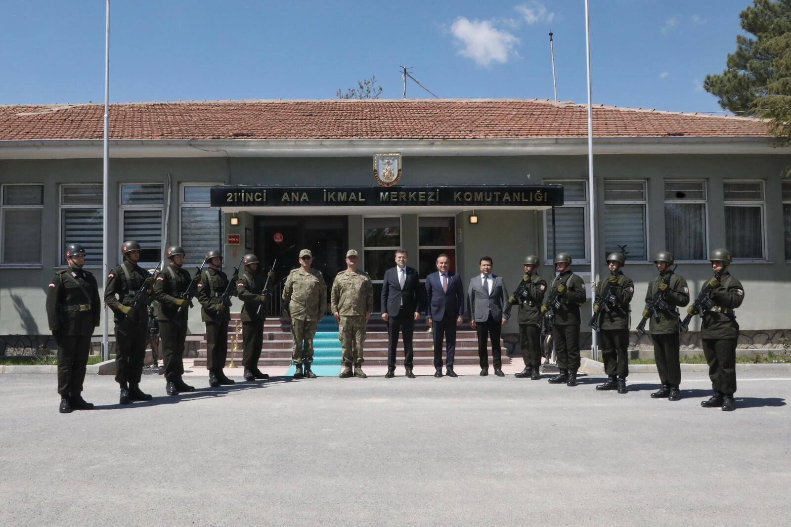 Vali Akmeşe’den Bor Garnizon Komutanlığına Ziyaret 2