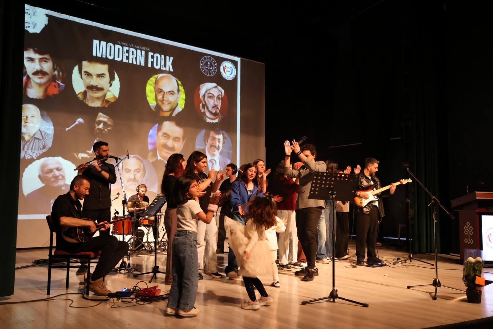 Modern Folk Konseri Yoğun Ilgi Gördü 2