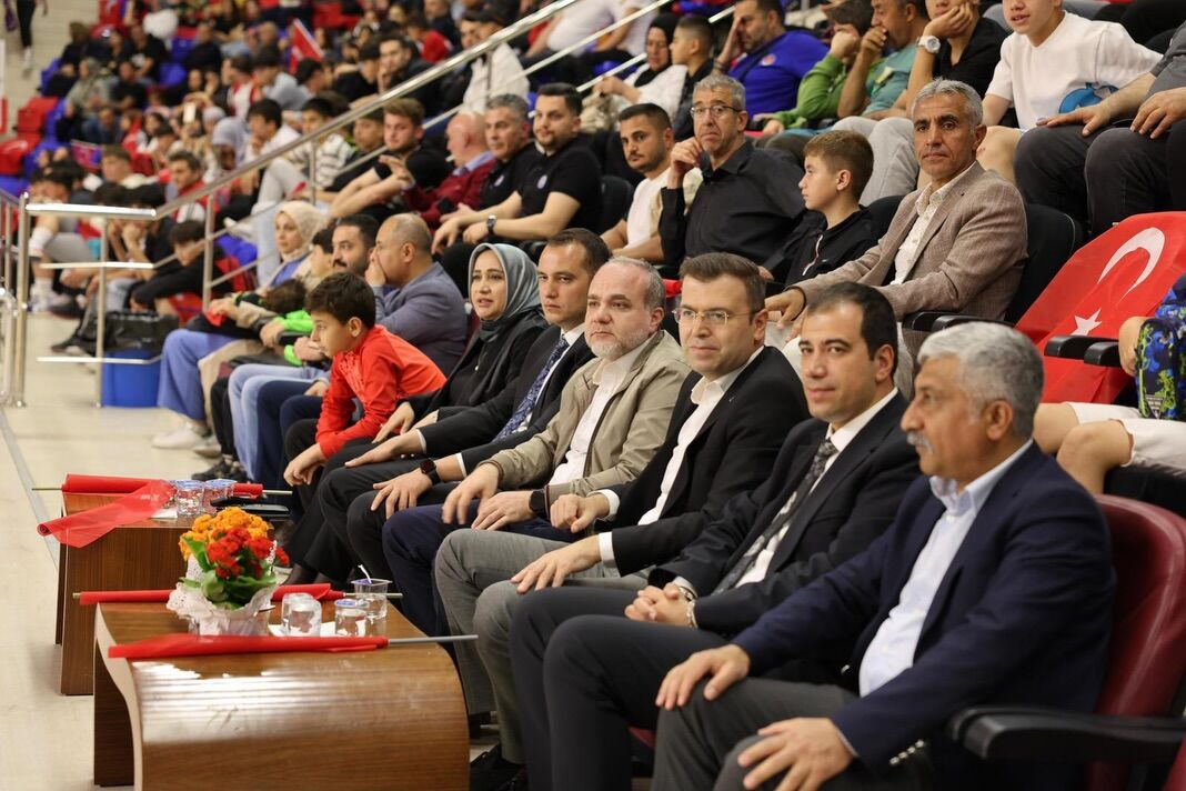 Niğde Futsal Şampiyonasına Ev Sahipliği Yaptı 3