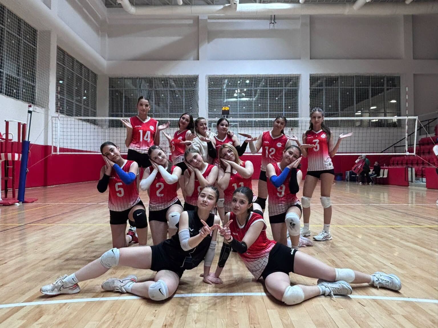 Kız Voleybolda Niğde'ye Çifte Şampiyonluk 2