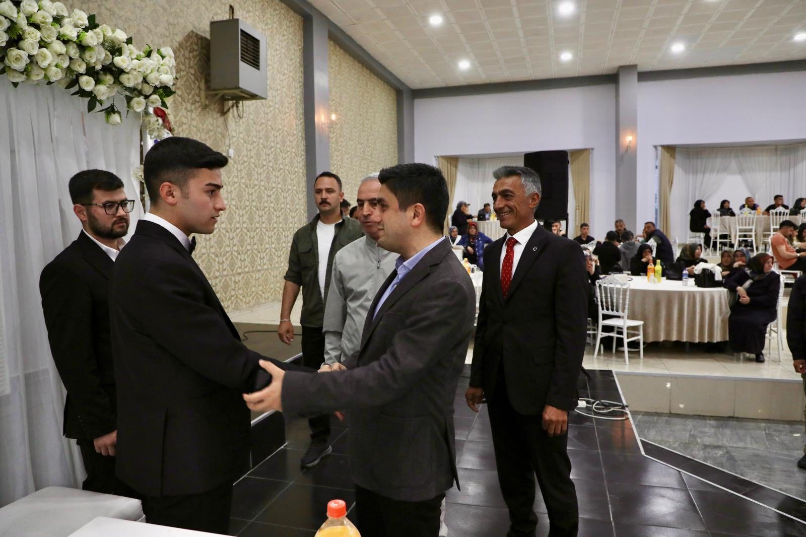 Şehit Ailesinin Sevincini Protokol Taçlandırdı 2