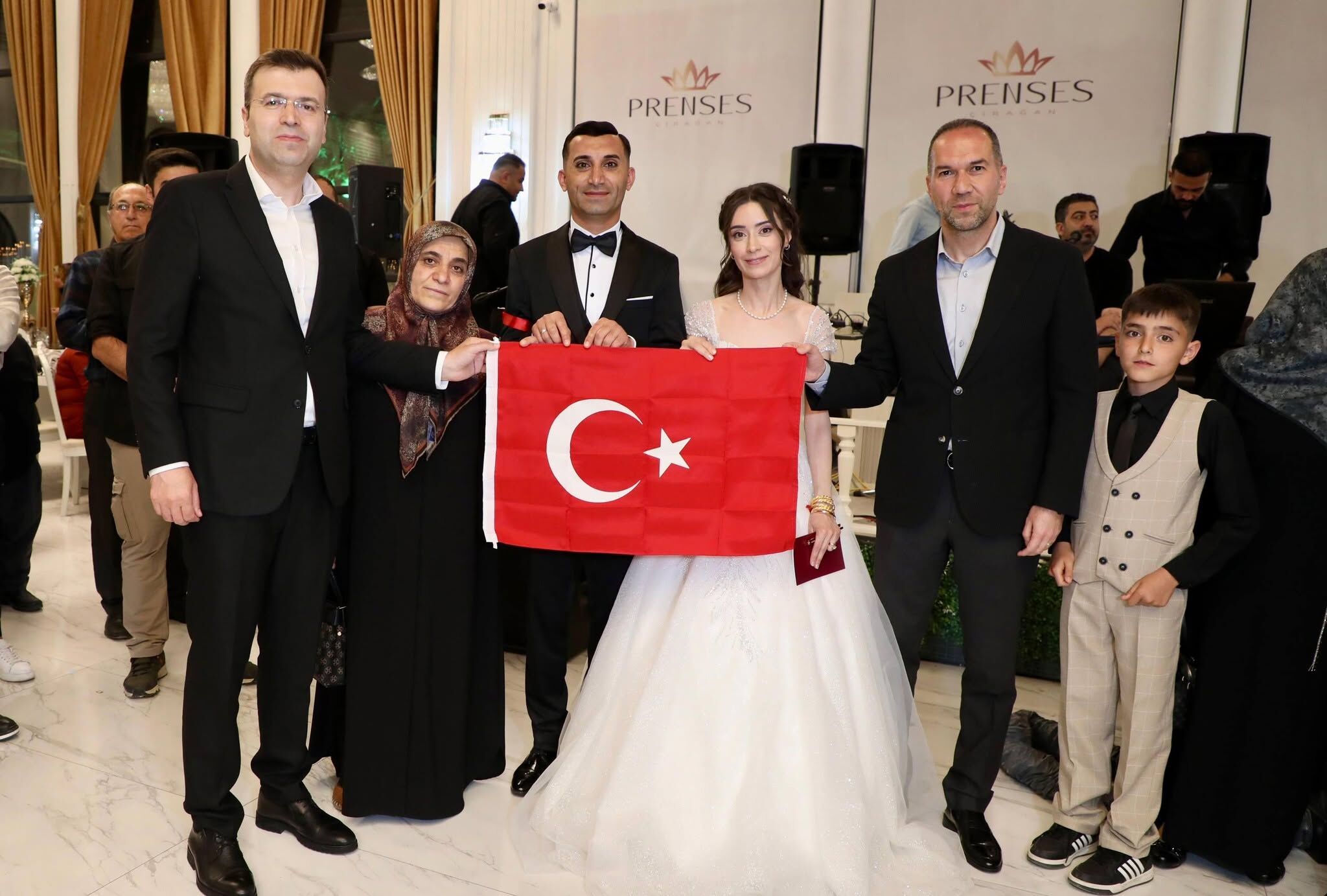 Şehit Kardeşinin Mutlu Günü 2