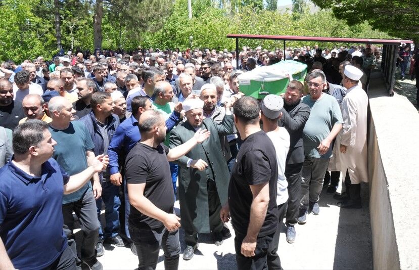 Selde Hayatını Kaybeden Kadın Son Yolculuğuna Uğurlandı 2