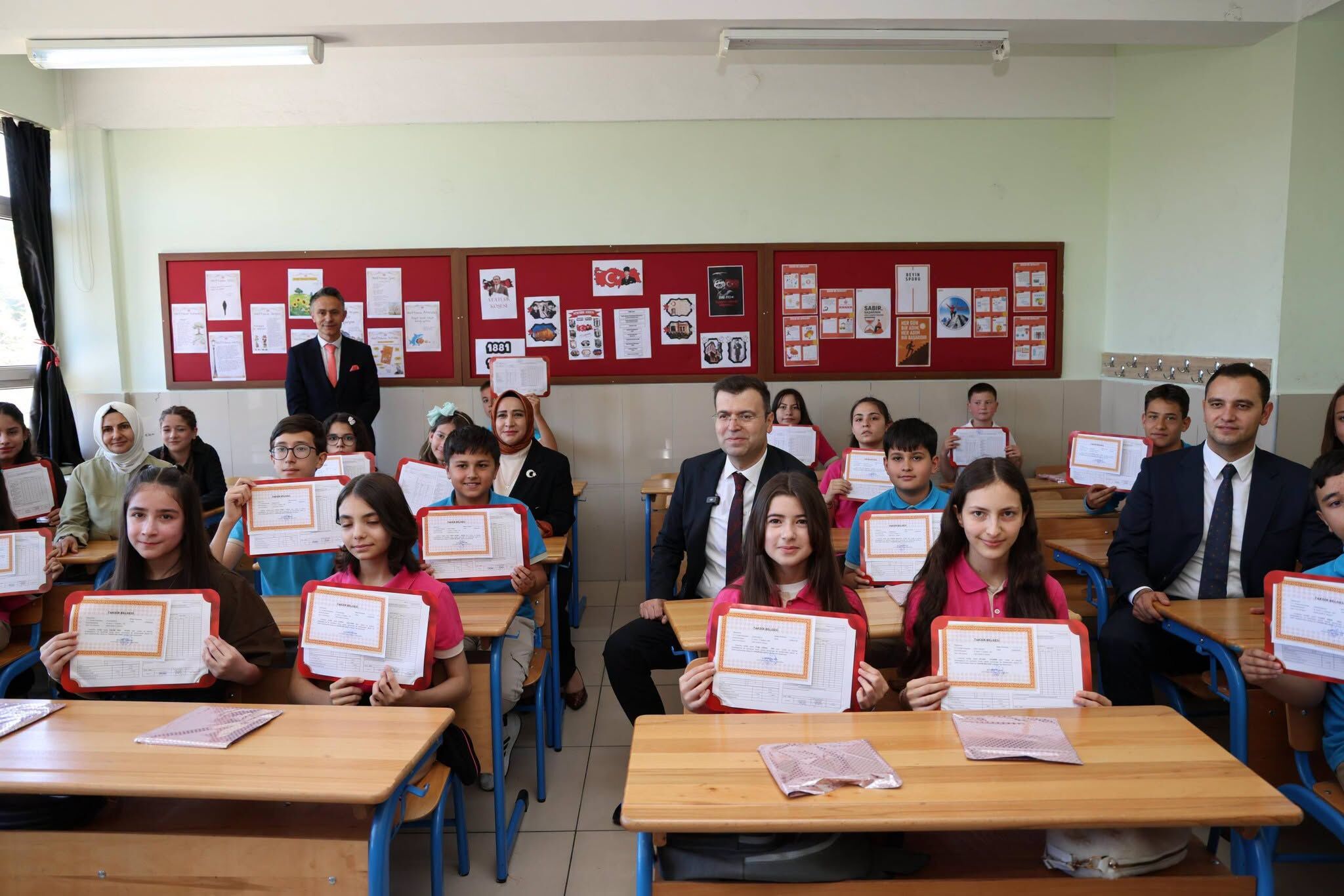 Son Ders Zili Yaz Tatili Için Çaldı 3