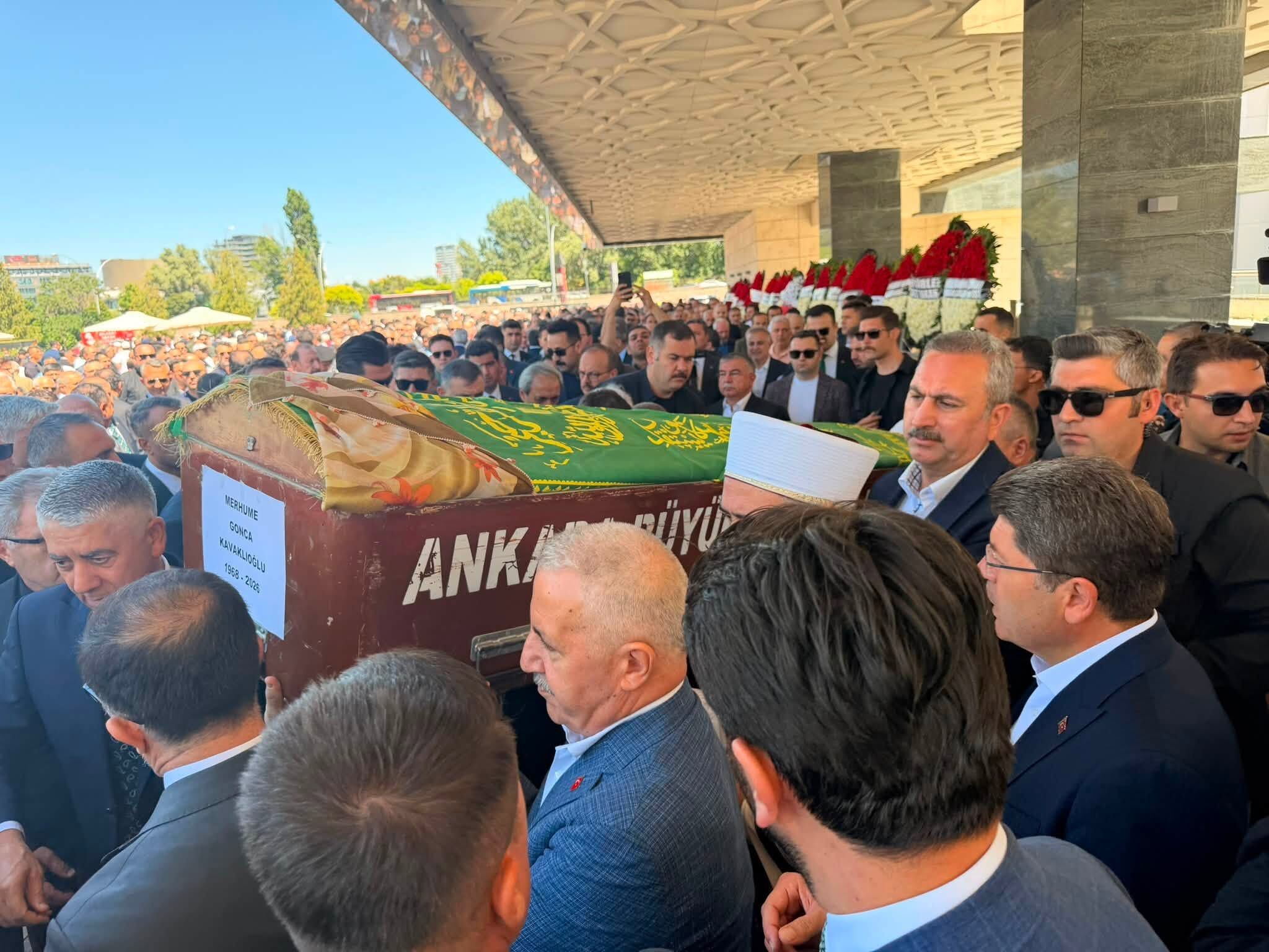 Gonca Kavaklıoğlu Dualarla Uğurlandı Cenaze Fotografı 2