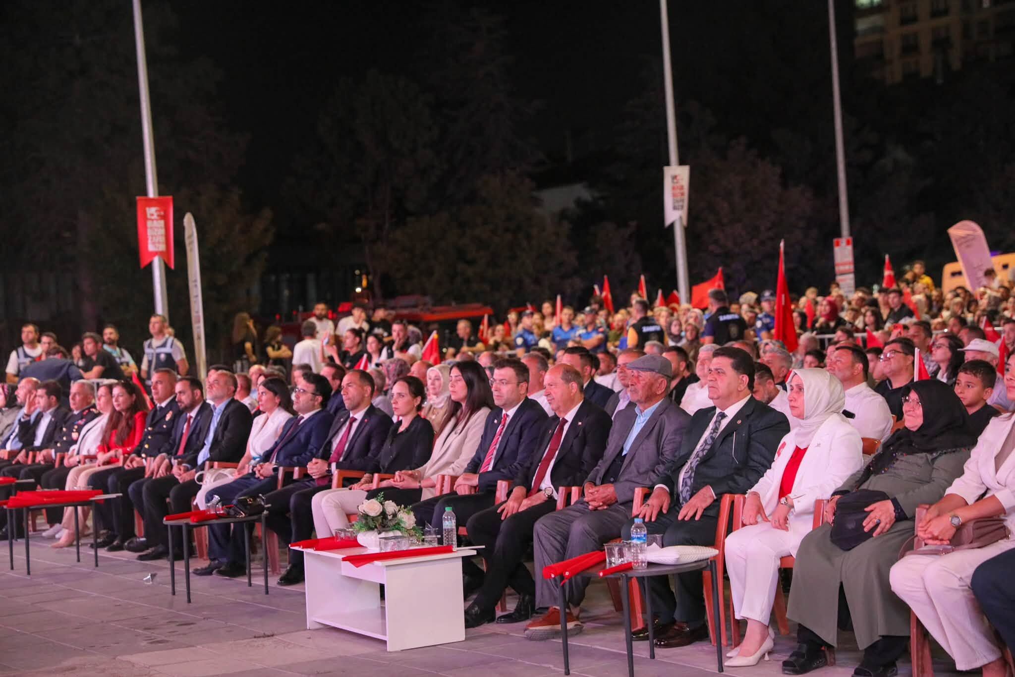 Niğde 15 Temmuz’ Da Kırmızı Beyaza Büründü 5