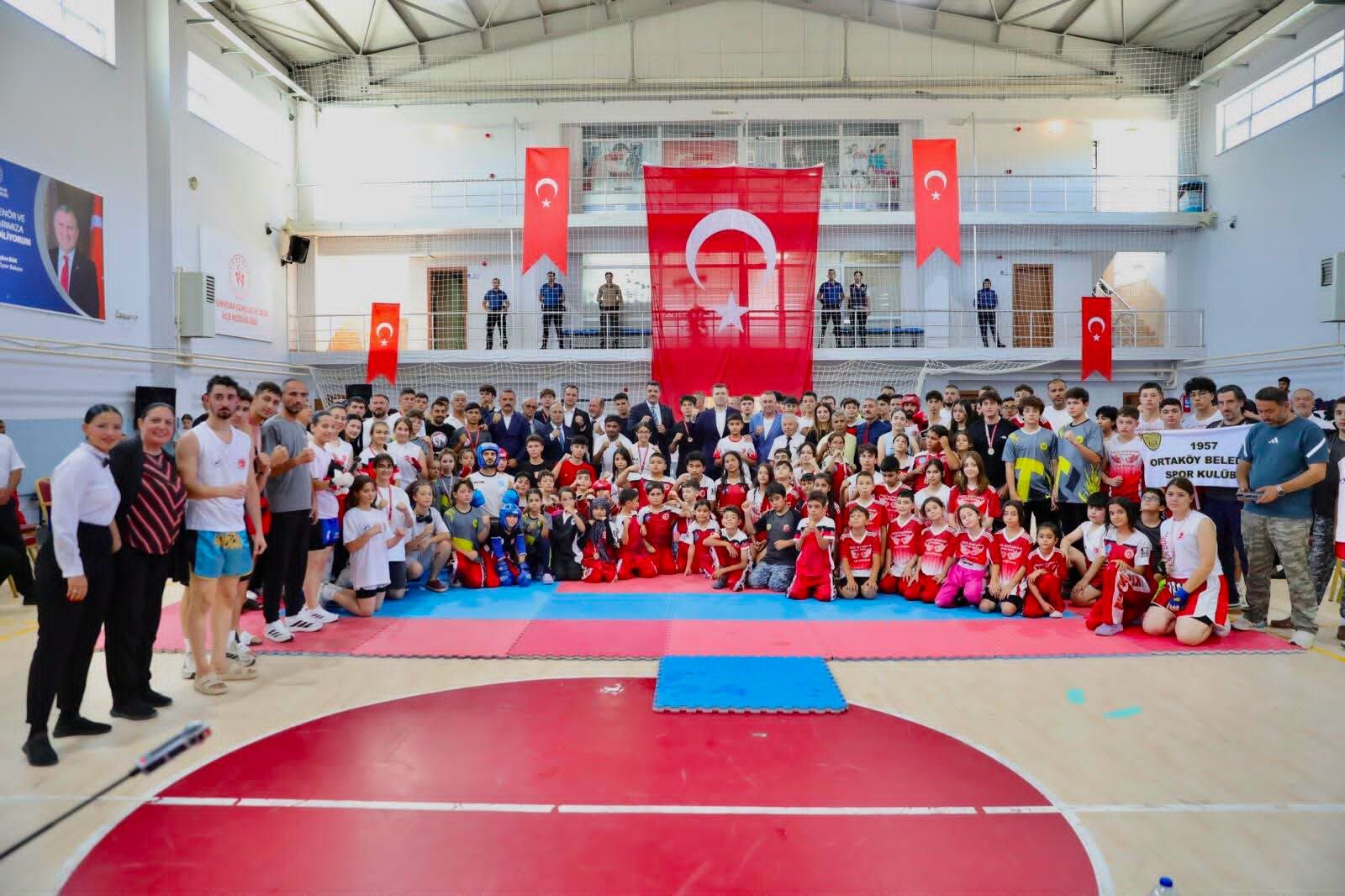 180 Sporcu Altunhisar'da Yarıştı 1