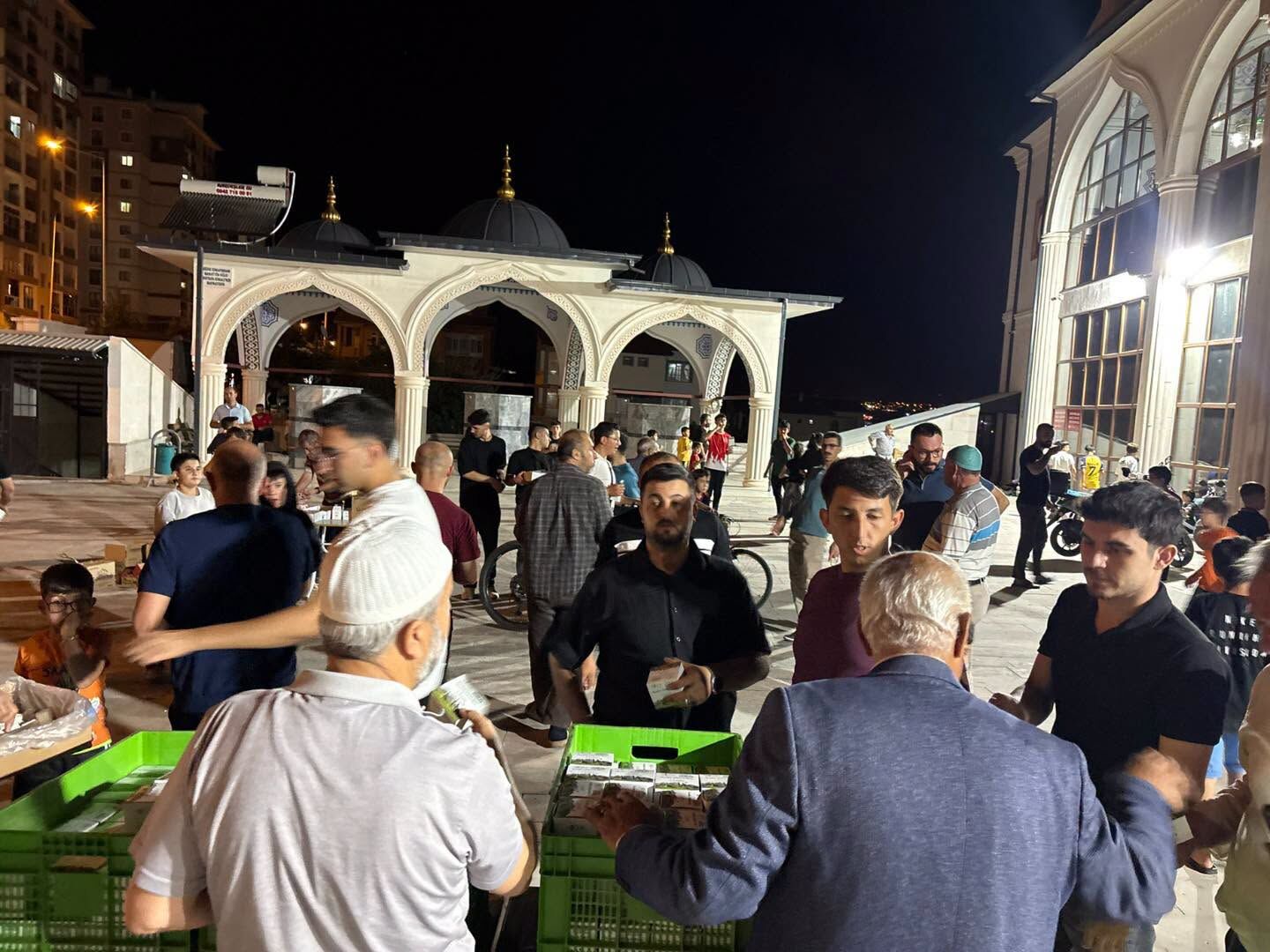 Niğde’de Mevlid Kandili İkramı 2