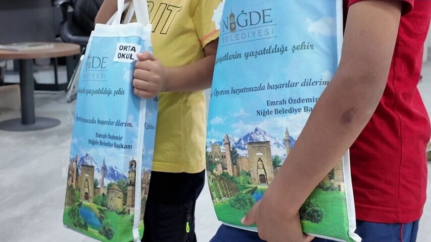 Niğde Belediyesinden öğrencilere destek