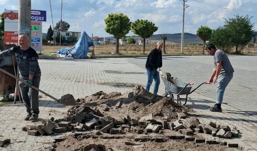 Divarlı’da Altyapı Ve Üstyapı Çalışmaları Sürüyor 2